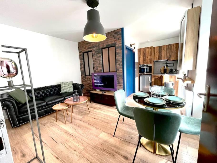 Le Charly - Magnifique Appartement Hypercentre Pau Bagian luar foto